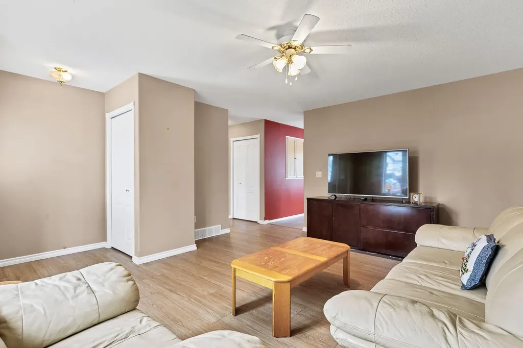 1521 Mary Place Didsbury AB T0M 0W0