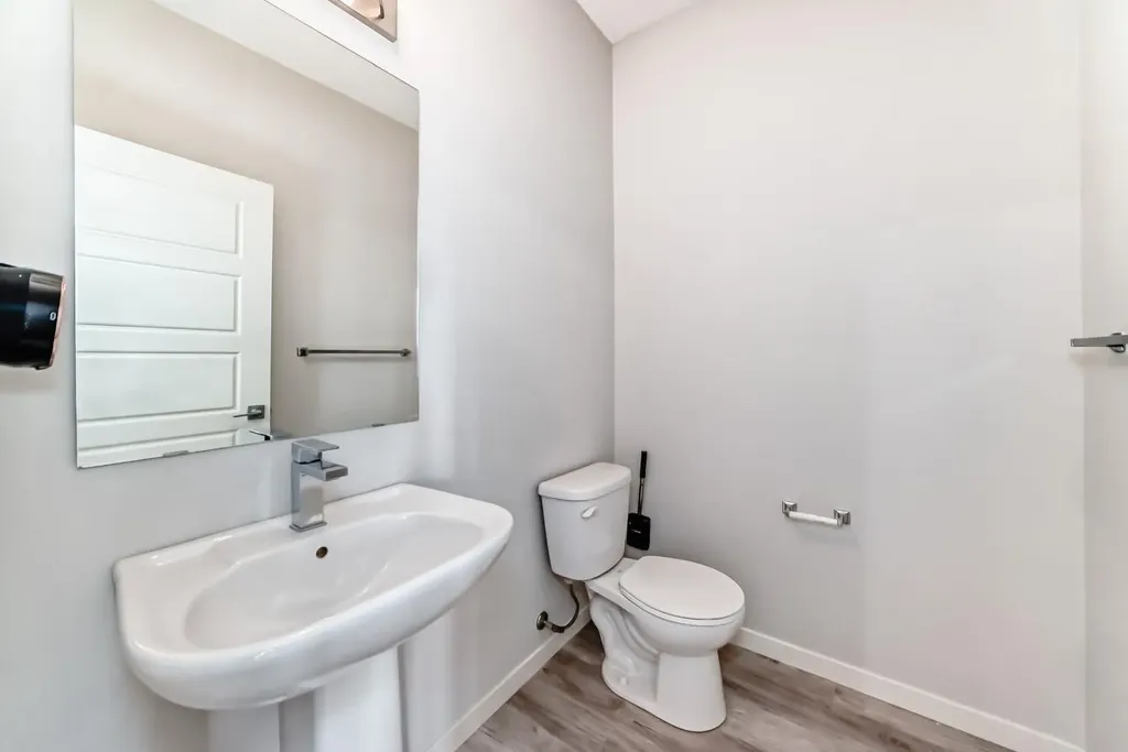 45 Nolanlake Cove NW Calgary AB T3R 0Z7