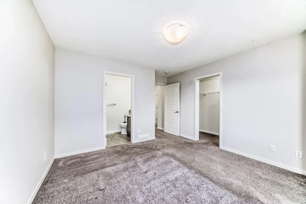 45 Nolanlake Cove NW Calgary AB T3R 0Z7