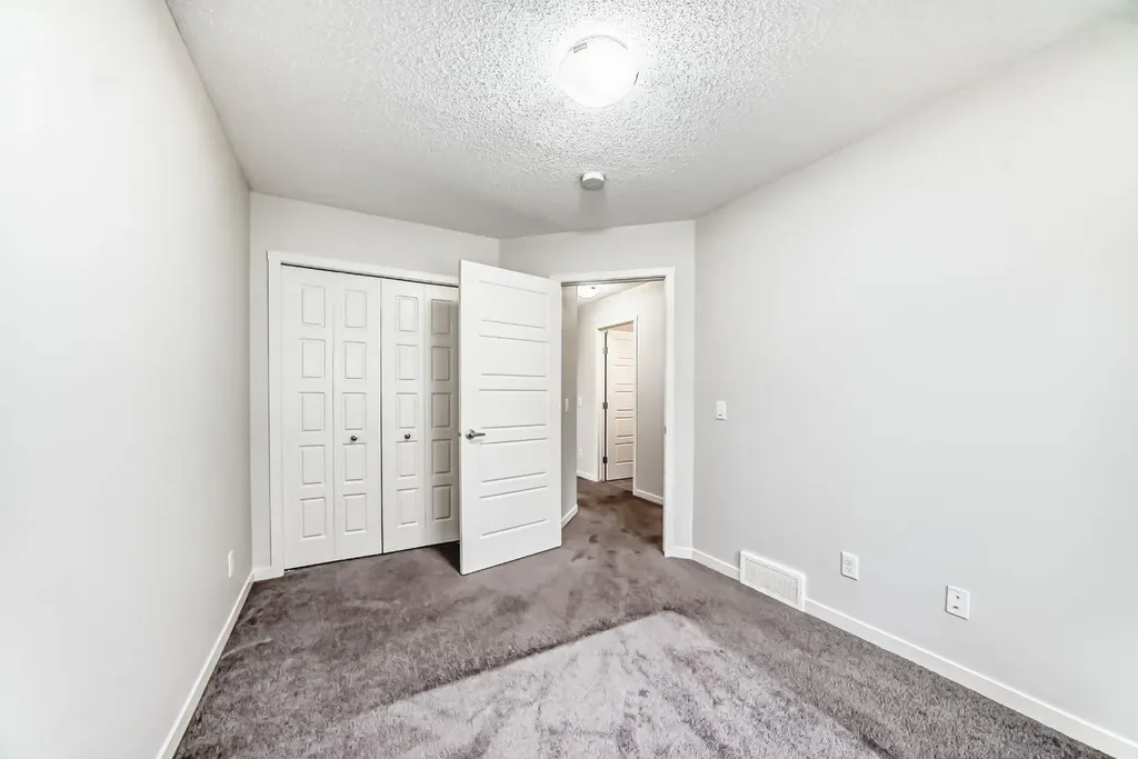 45 Nolanlake Cove NW Calgary AB T3R 0Z7