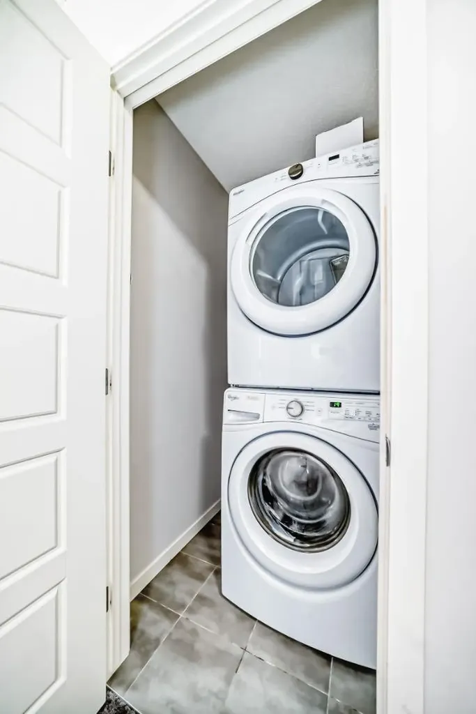 45 Nolanlake Cove NW Calgary AB T3R 0Z7