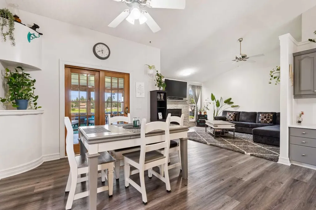 6 Park Circle Whitecourt AB T7S 1H9