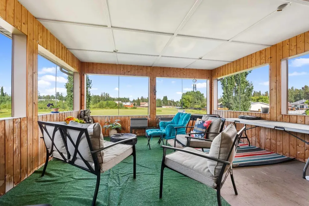 6 Park Circle Whitecourt AB T7S 1H9