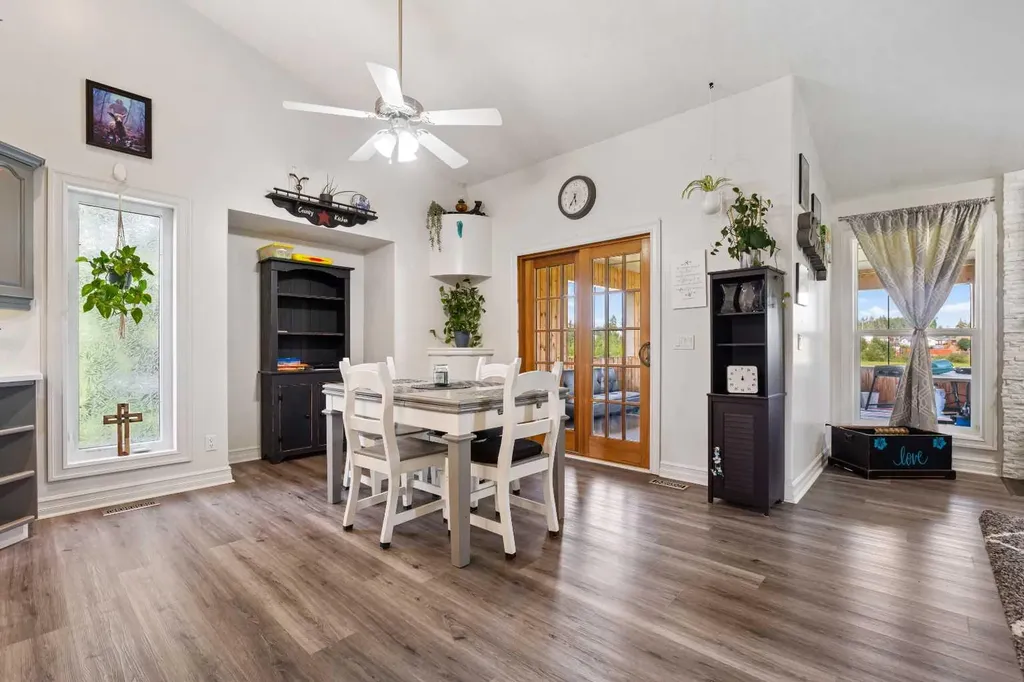 6 Park Circle Whitecourt AB T7S 1H9