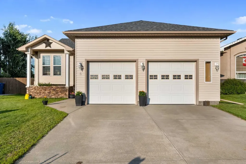 6 Park Circle Whitecourt AB T7S 1H9