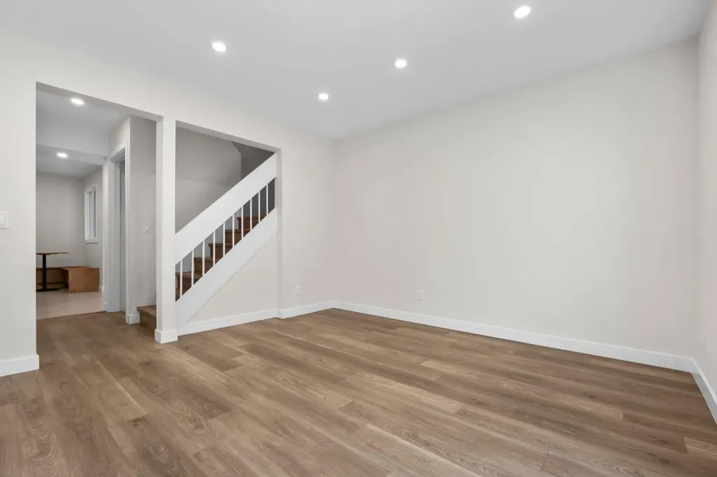 6223 31 Avenue NW Calgary AB T3B 1J8