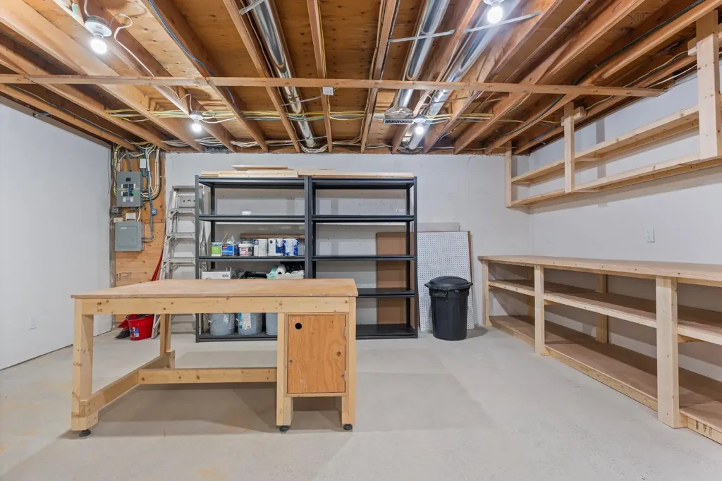 6223 31 Avenue NW Calgary AB T3B 1J8