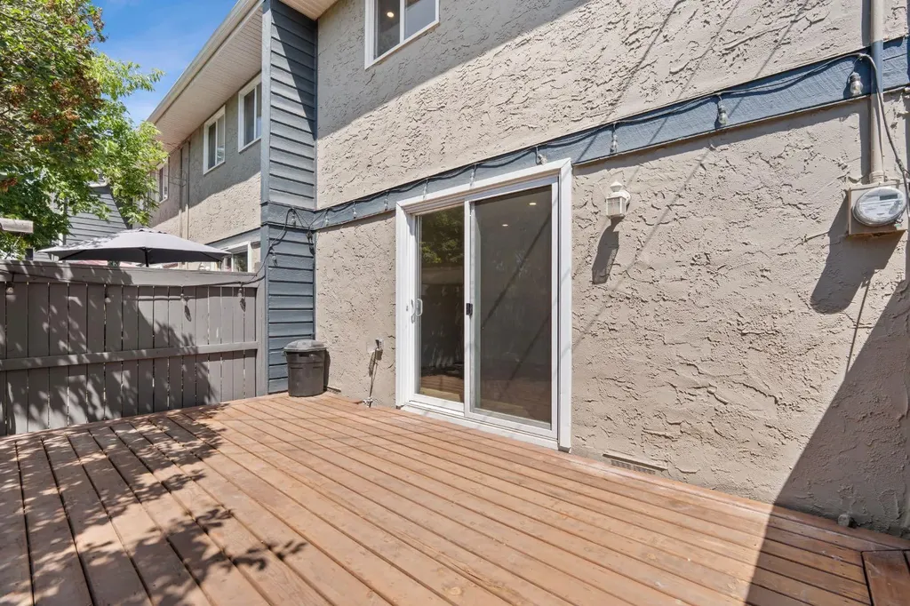 6223 31 Avenue NW Calgary AB T3B 1J8
