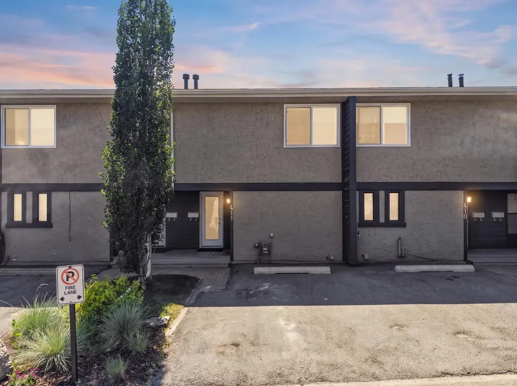 6223 31 Avenue NW Calgary AB T3B 1J8