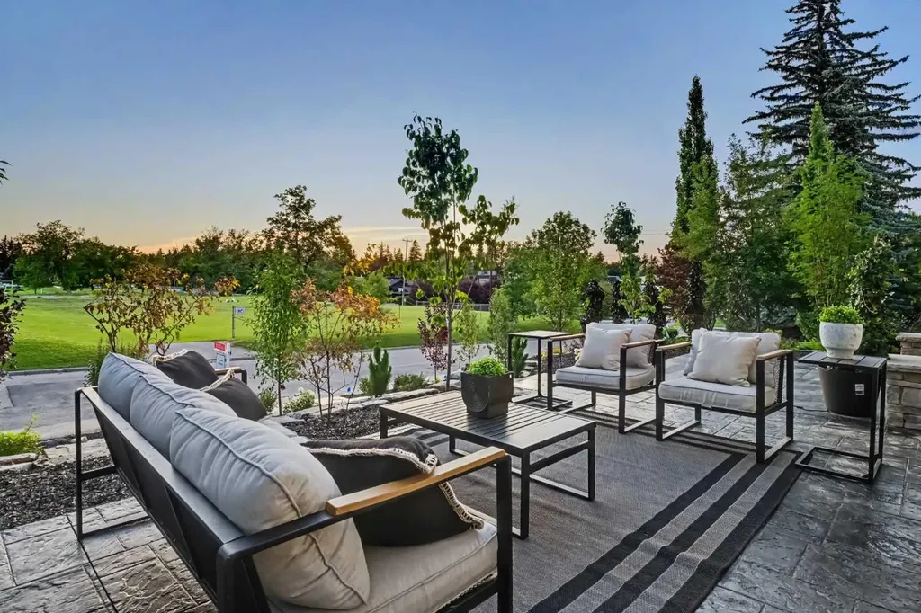 3614 10 Street SW Calgary AB T2T 3H8