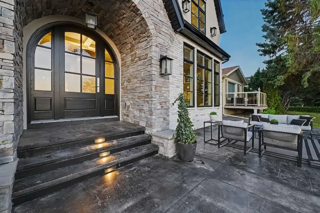 3614 10 Street SW Calgary AB T2T 3H8
