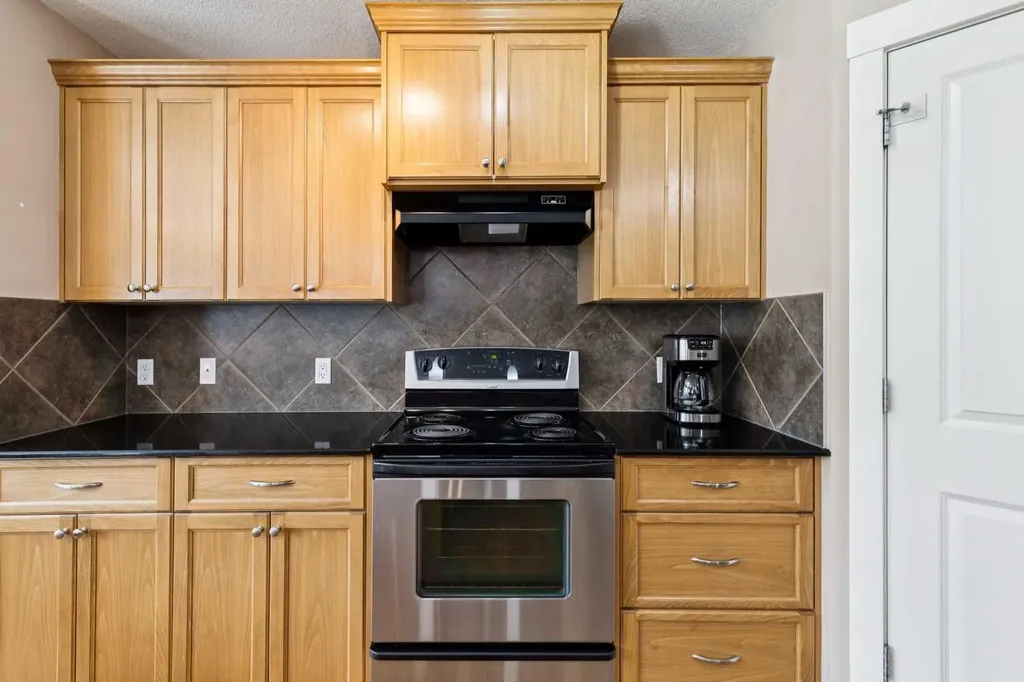 47 Sheep River Cove Okotoks AB T1S 2L4