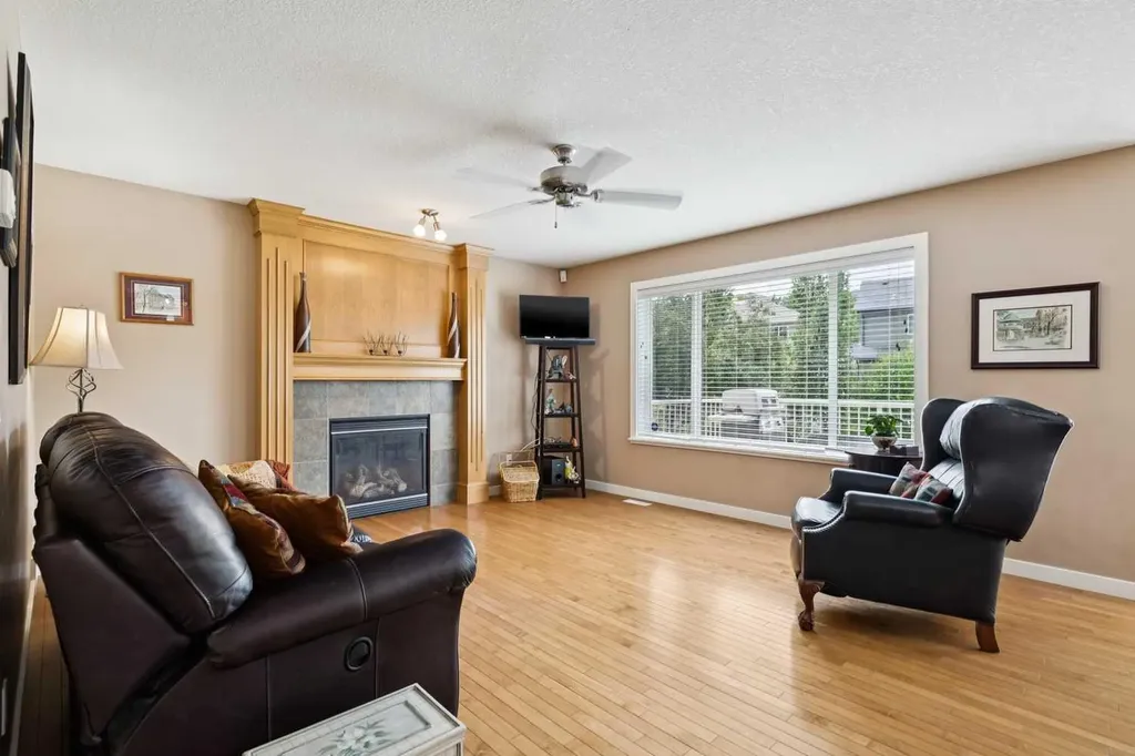 47 Sheep River Cove Okotoks AB T1S 2L4
