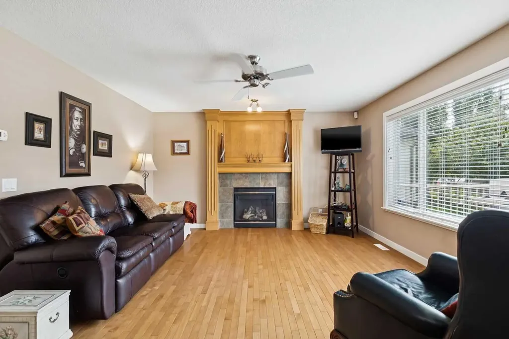 47 Sheep River Cove Okotoks AB T1S 2L4