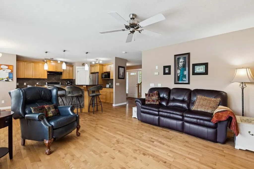 47 Sheep River Cove Okotoks AB T1S 2L4