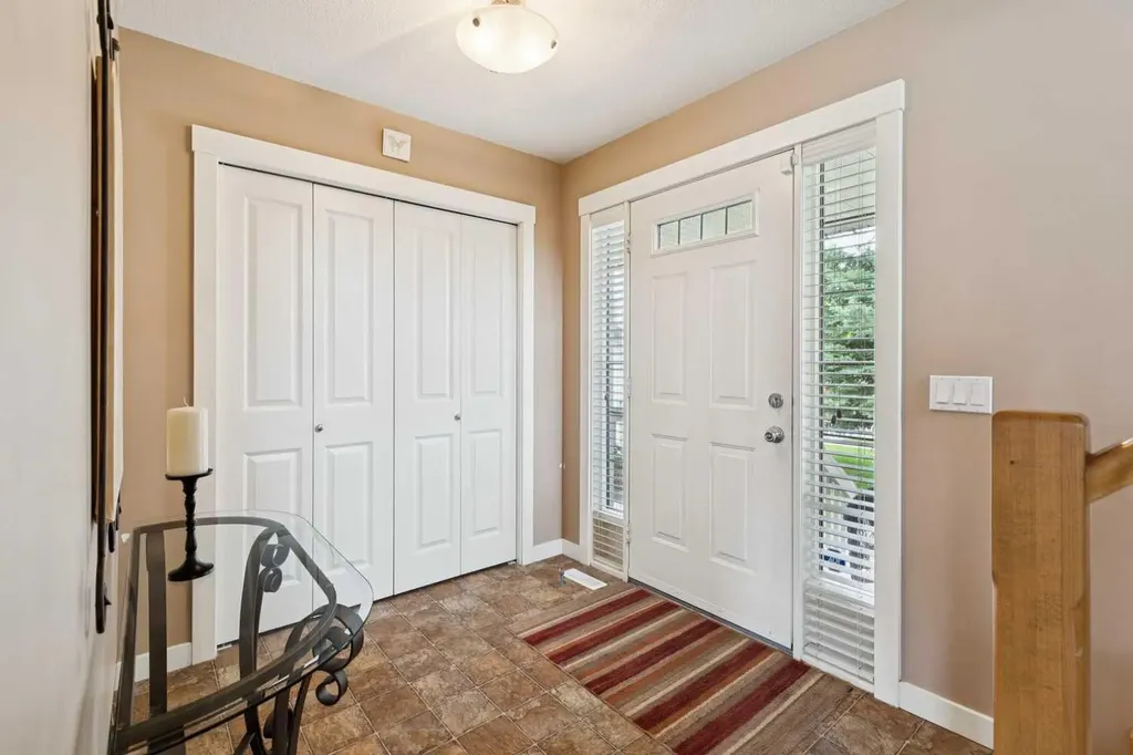 47 Sheep River Cove Okotoks AB T1S 2L4