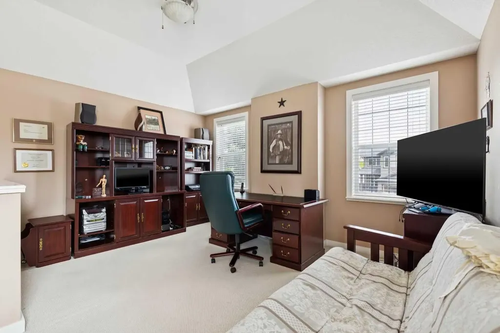 47 Sheep River Cove Okotoks AB T1S 2L4