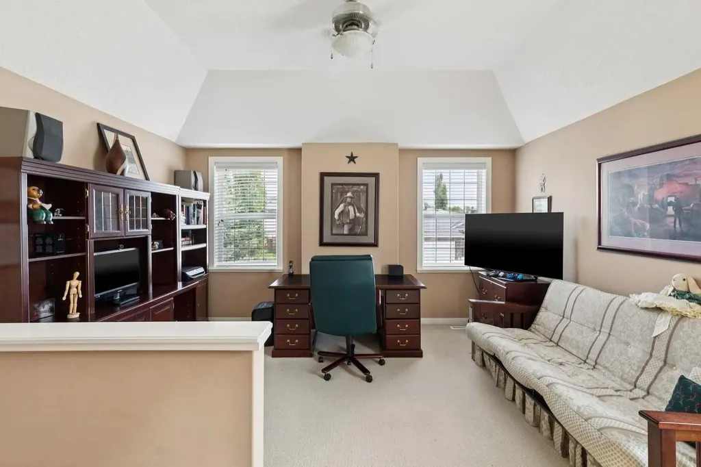 47 Sheep River Cove Okotoks AB T1S 2L4