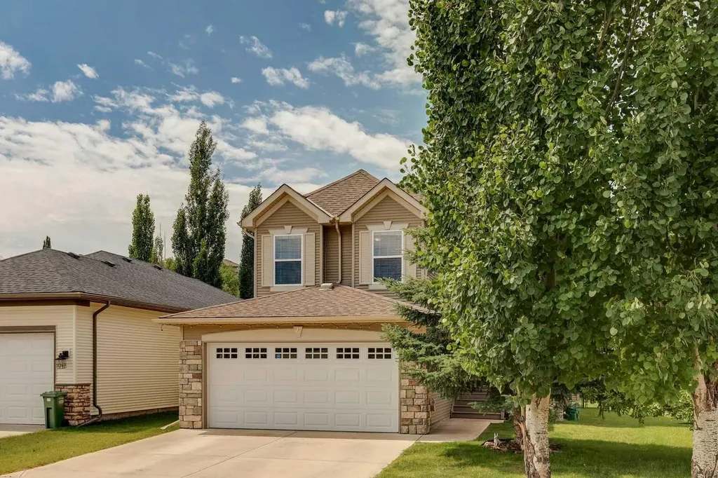 47 Sheep River Cove Okotoks AB T1S 2L4