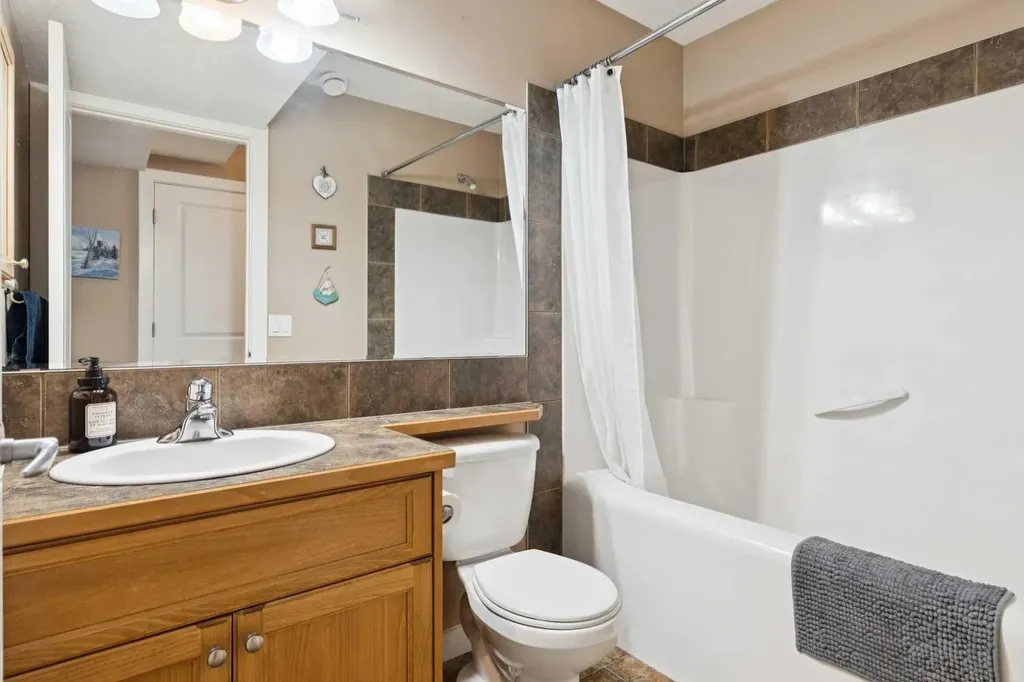 47 Sheep River Cove Okotoks AB T1S 2L4
