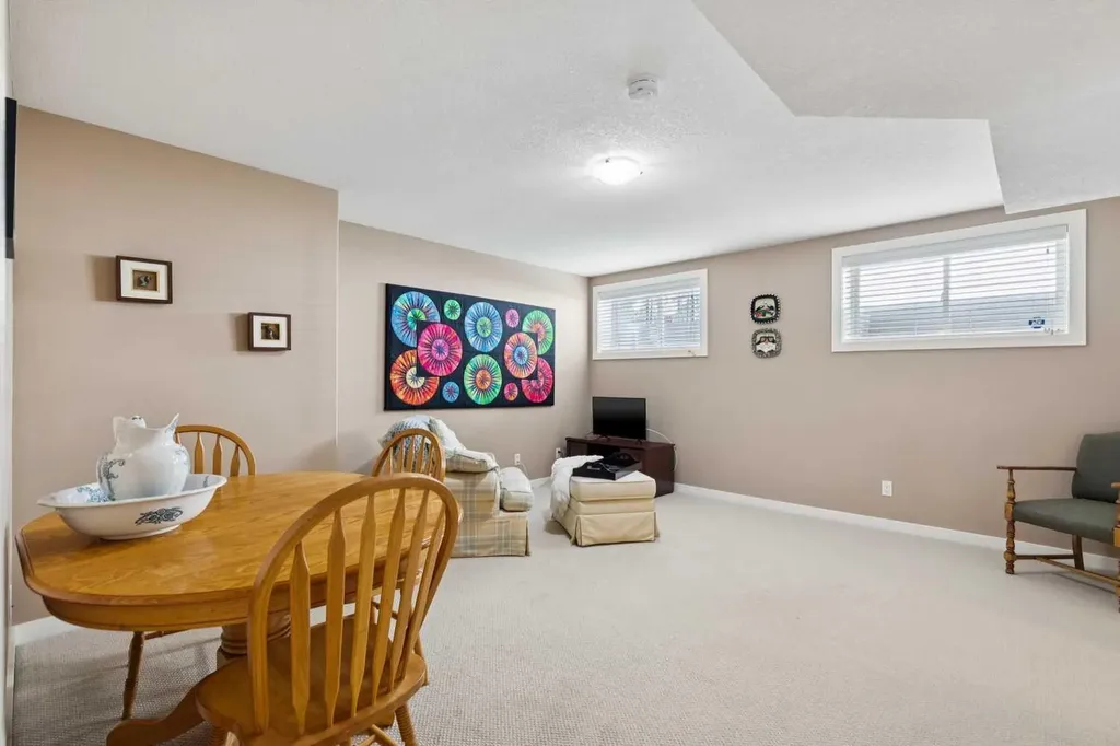 47 Sheep River Cove Okotoks AB T1S 2L4