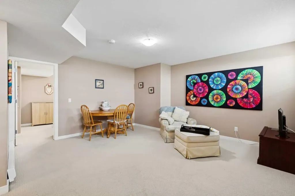 47 Sheep River Cove Okotoks AB T1S 2L4