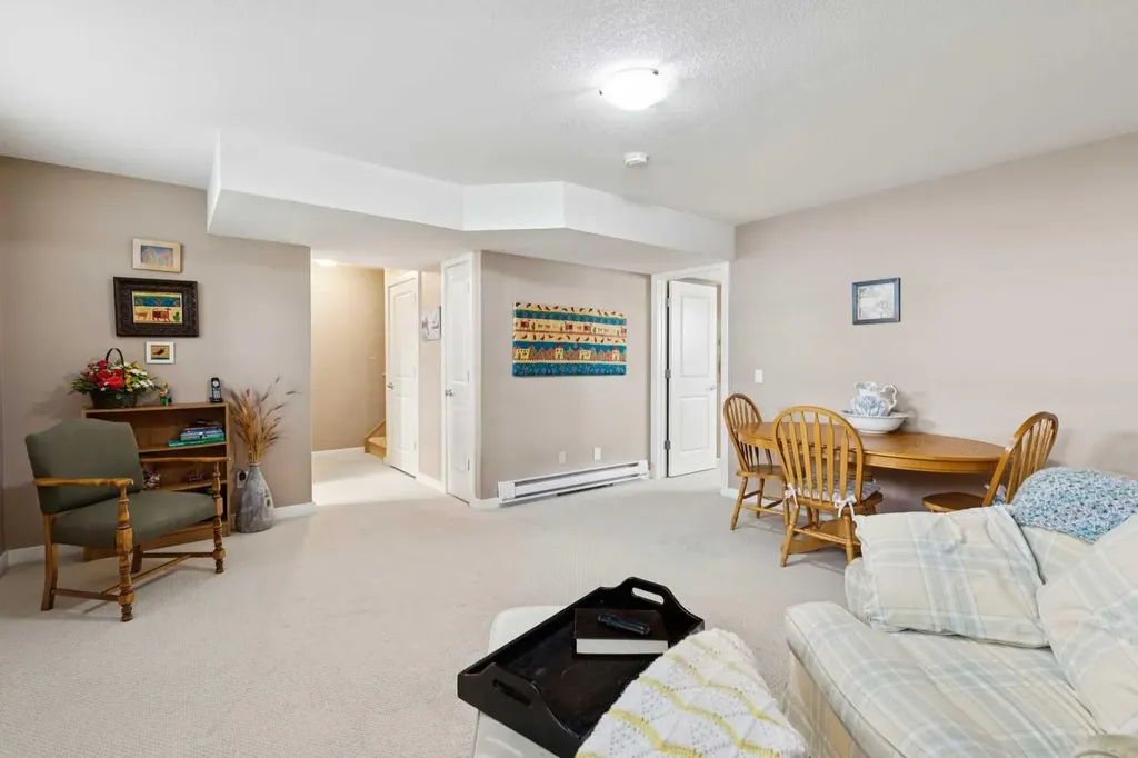 47 Sheep River Cove Okotoks AB T1S 2L4
