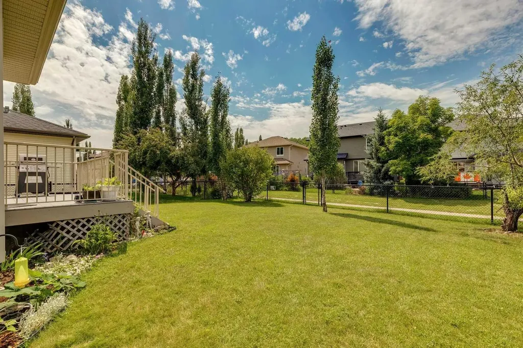 47 Sheep River Cove Okotoks AB T1S 2L4