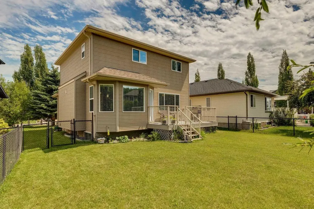 47 Sheep River Cove Okotoks AB T1S 2L4