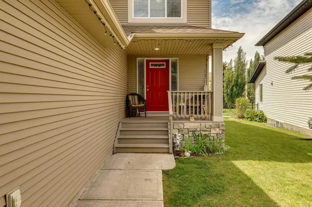 47 Sheep River Cove Okotoks AB T1S 2L4