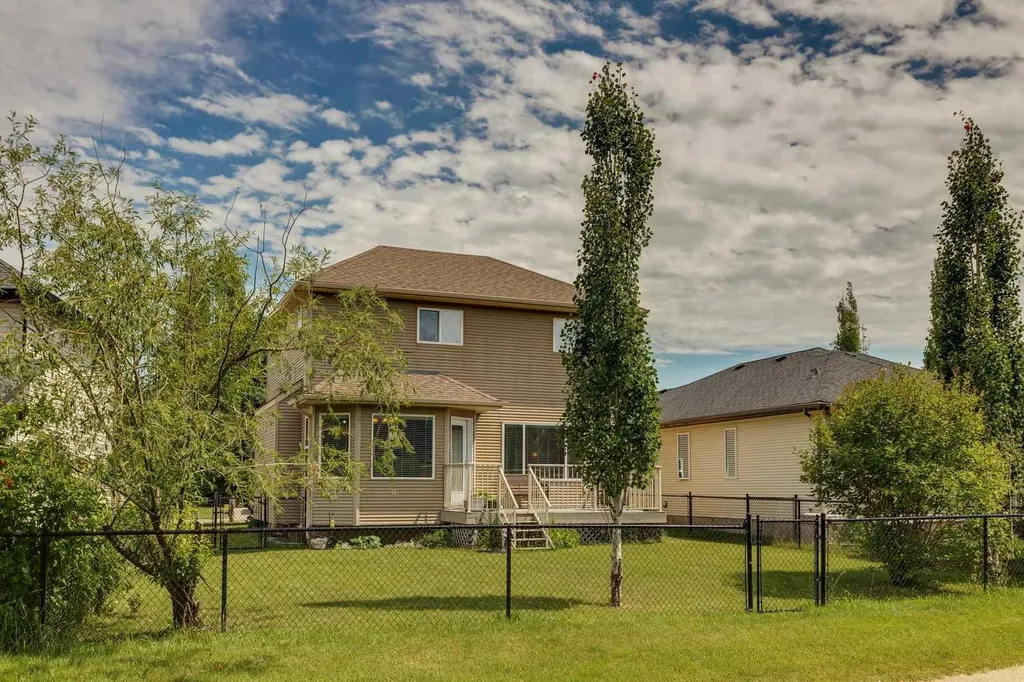 47 Sheep River Cove Okotoks AB T1S 2L4