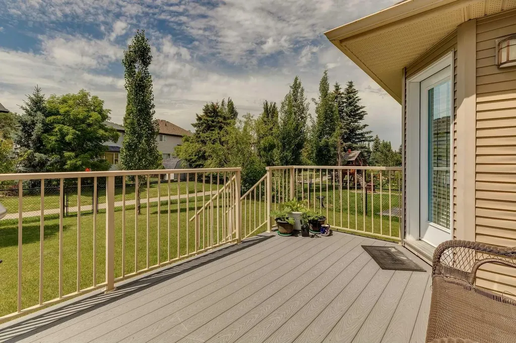 47 Sheep River Cove Okotoks AB T1S 2L4