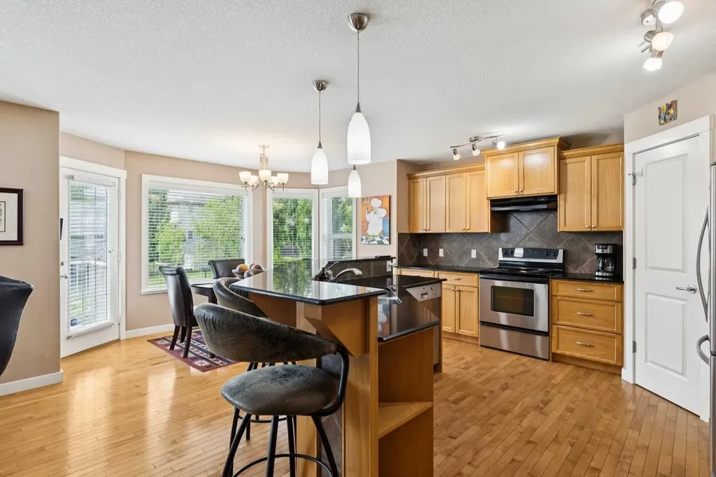 47 Sheep River Cove Okotoks AB T1S 2L4