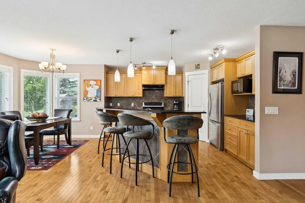 47 Sheep River Cove Okotoks AB T1S 2L4