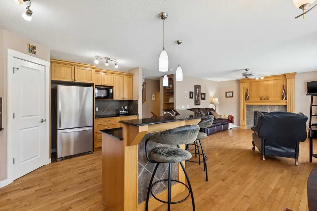 47 Sheep River Cove Okotoks AB T1S 2L4