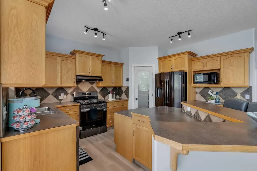 54 Thomas Street NW Langdon AB T0J 1X2