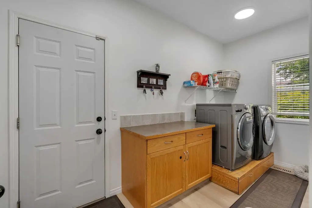 54 Thomas Street NW Langdon AB T0J 1X2