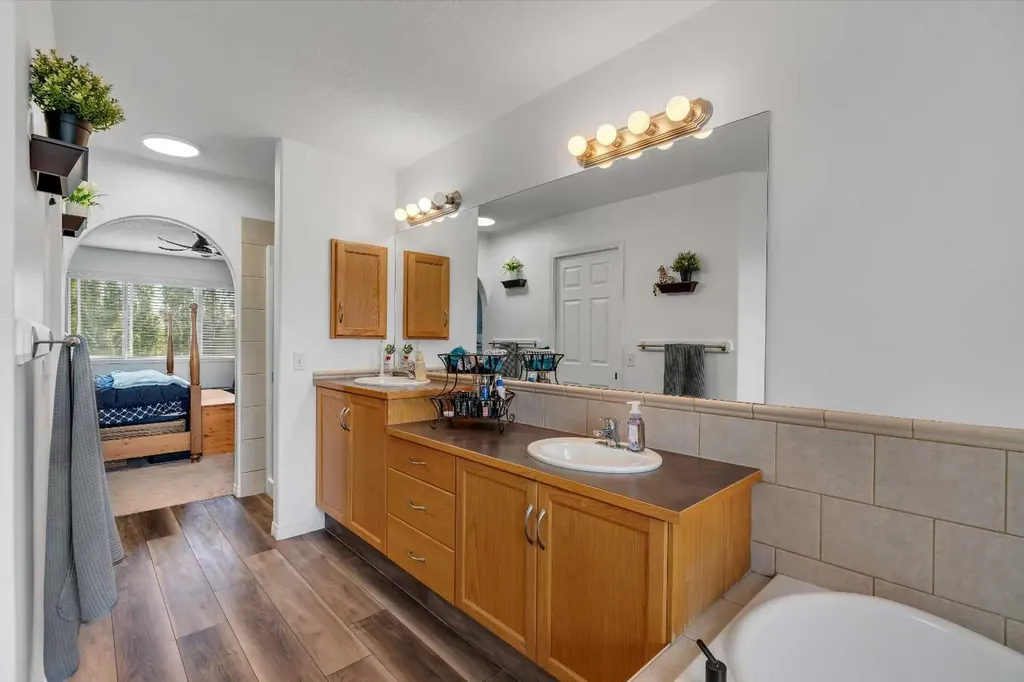 54 Thomas Street NW Langdon AB T0J 1X2