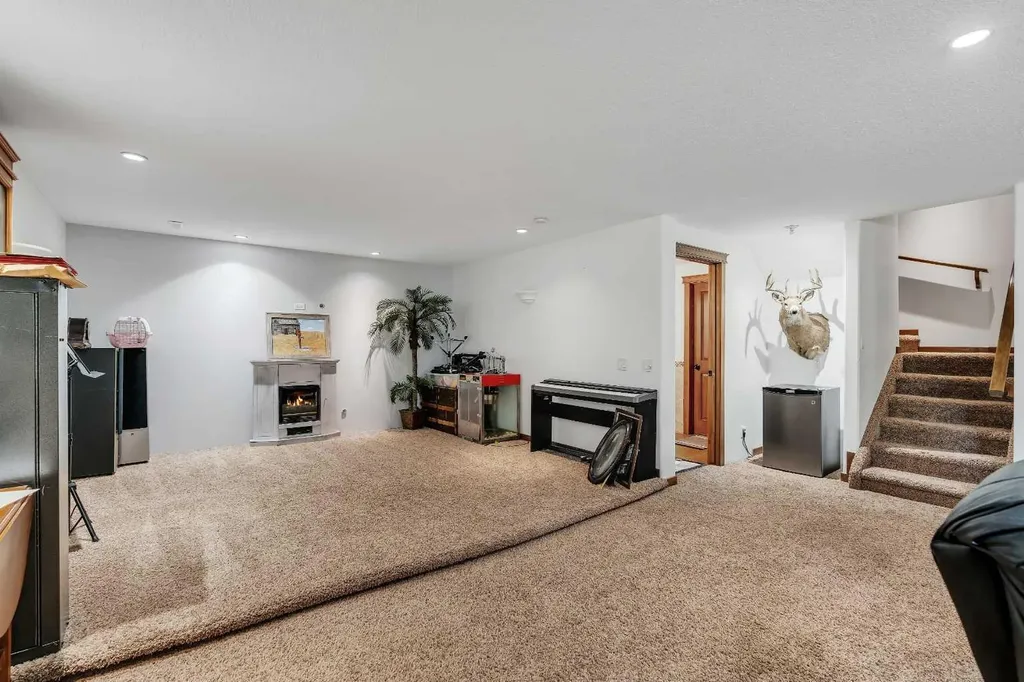 54 Thomas Street NW Langdon AB T0J 1X2