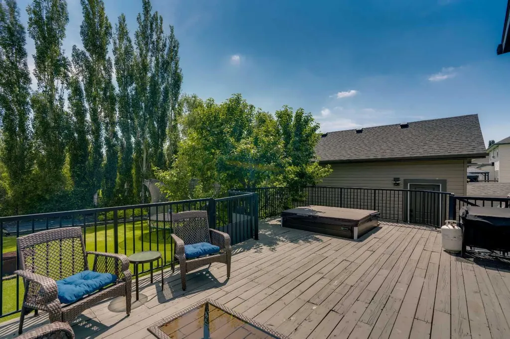 54 Thomas Street NW Langdon AB T0J 1X2
