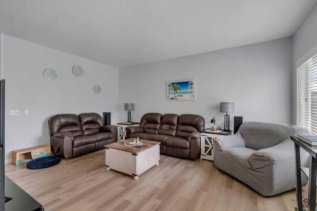 54 Thomas Street NW Langdon AB T0J 1X2