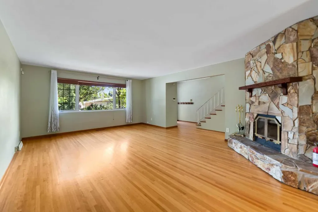 21 Roseview Drive NW Calgary AB T2K 1N8