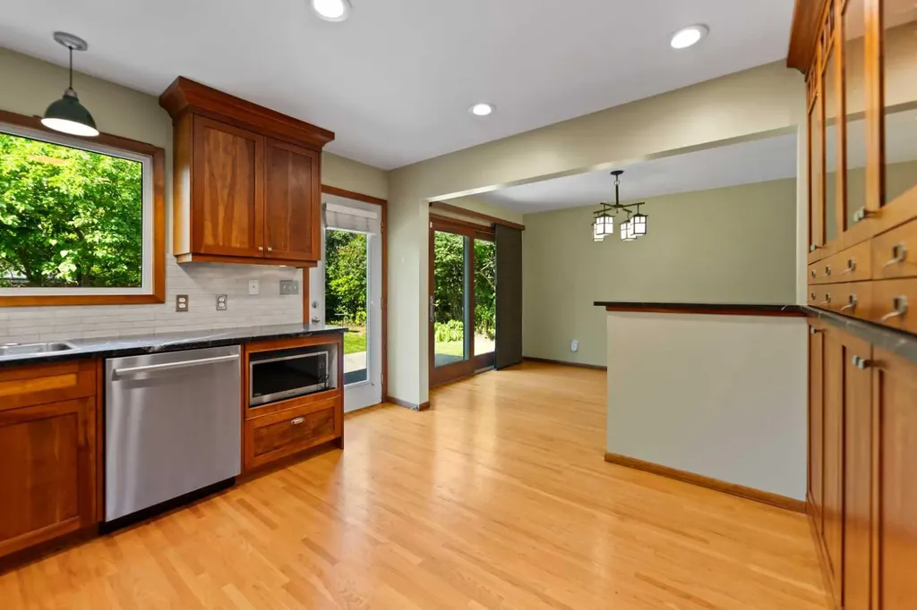 21 Roseview Drive NW Calgary AB T2K 1N8