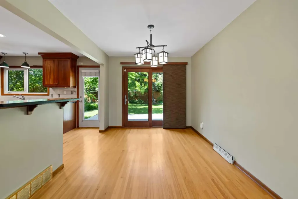 21 Roseview Drive NW Calgary AB T2K 1N8