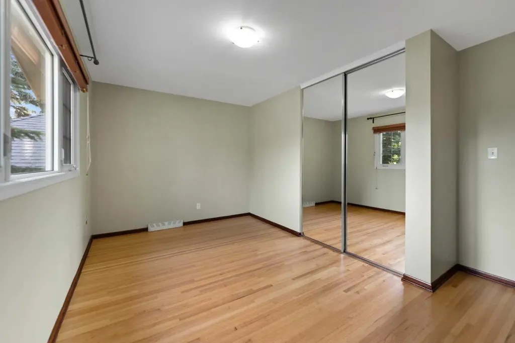 21 Roseview Drive NW Calgary AB T2K 1N8