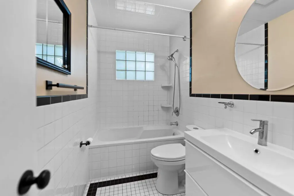 21 Roseview Drive NW Calgary AB T2K 1N8