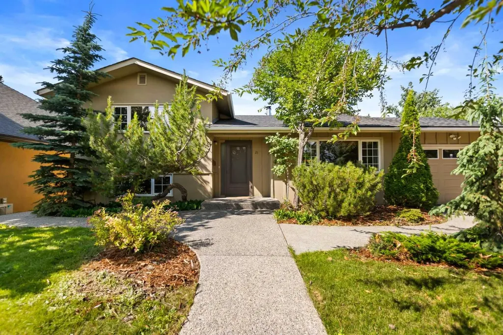 21 Roseview Drive NW Calgary AB T2K 1N8