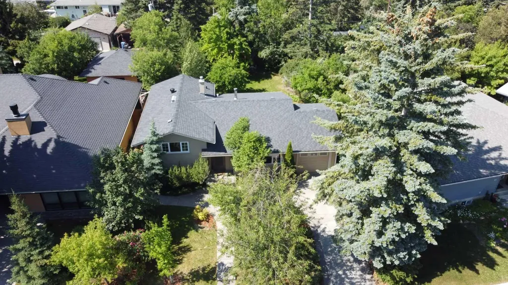 21 Roseview Drive NW Calgary AB T2K 1N8