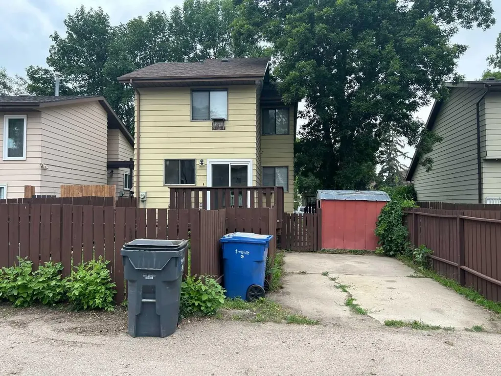 41 South Ridge Crescent SW Medicine Hat AB T1B 2P2