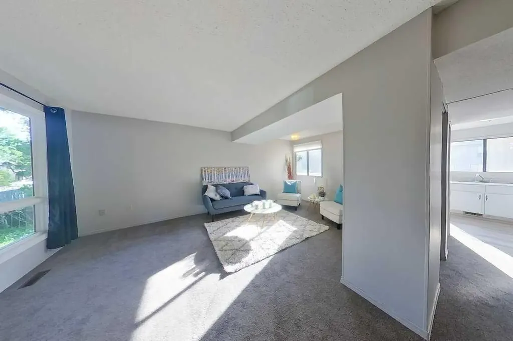 41 South Ridge Crescent SW Medicine Hat AB T1B 2P2